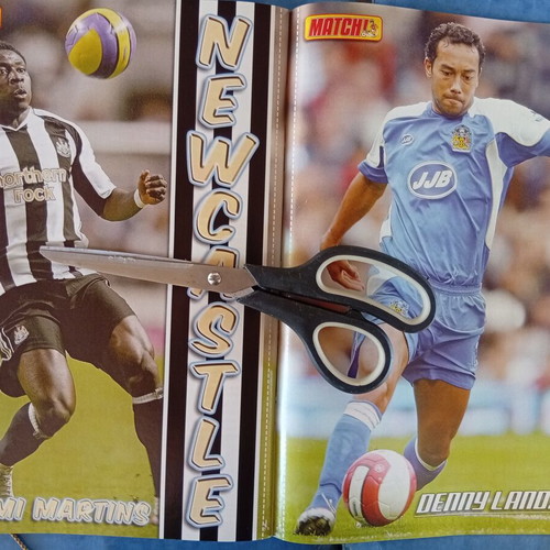 Match Football Magazine issue 2-8/1/2007 like new with Chelsea posters