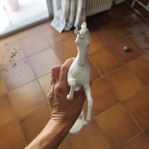 Porcelain decorative horse in excellent condition
