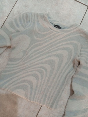 Bershka sweater size S, soft and warm