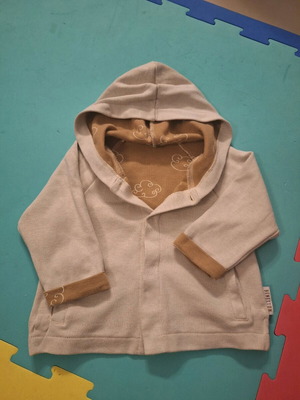 United Colors of Benetton thin hoodie used 6-9 months