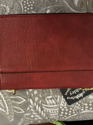 Shoulder bag like new, red