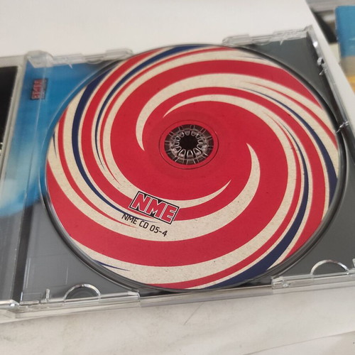Oasis On The Road World Tour 2005 CD like new, rock compilation