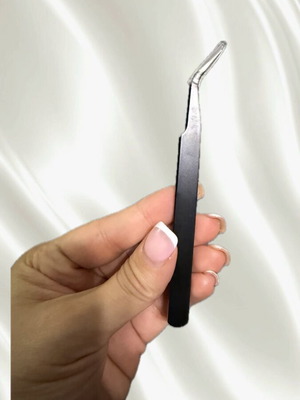 Eyelash Tweezers new with tags for natural curl