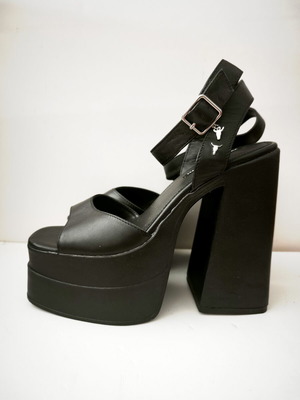Windsor Smith Chunky Platform Sandals Size 41 New Black