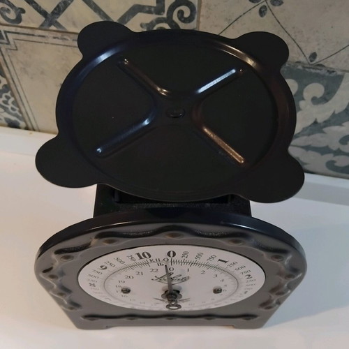 Vintage Soehnle Victoria kitchen scale 10kg like new