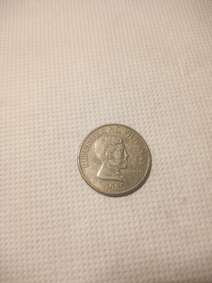1 Piso coin Philippines used, 1985