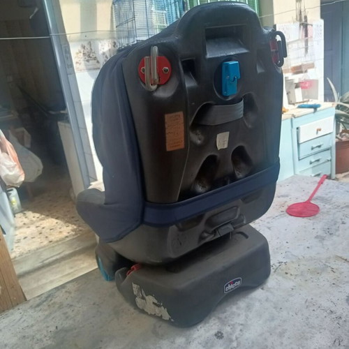 Child Car Seat like new for 9-35 kg children