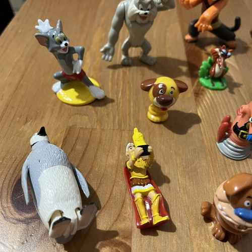 Figures and miniatures toys used