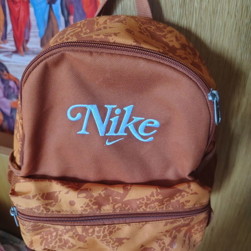 Nike backpack like new, orange color