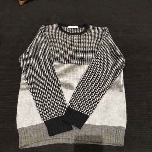 Hamaki-Ho men's sweater used size XL with round neckline
