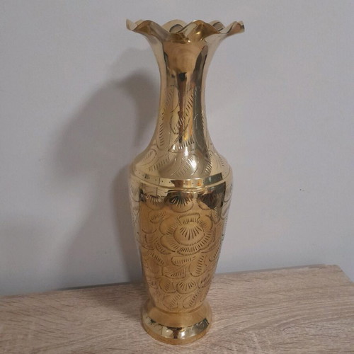 Large brass vase new, height 35cm diameter 35cm