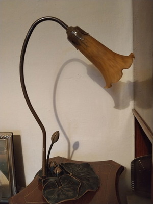 Table lamp with blown glass used
