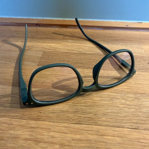 Izipizi blue light glasses like new, khaki