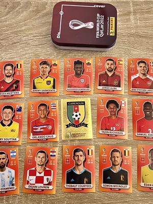 Αυτοκόλλητα Panini Qatar 54 με μεταλλική συλλεκτική θήκη