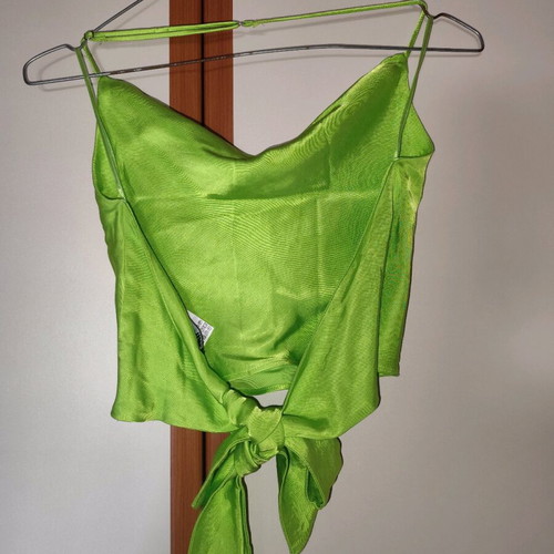 Draped top with back tie Zara size M green like new