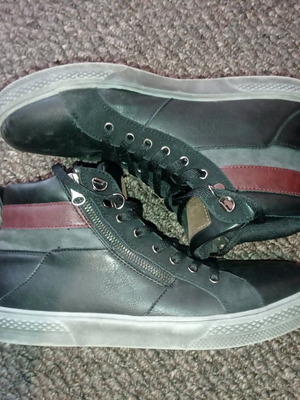 Ανδρικά μποτάκια ελαφρά χρησιμοποιημένα, νούμερο 43, μαύρο και καφέ