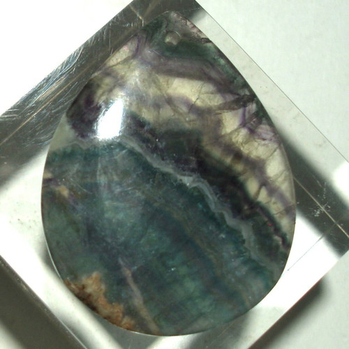 Beryl mineral 114.60 ct like new with hole for pendant