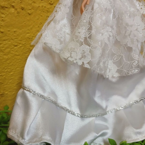 Barbie vintage doll with white lace dress used
