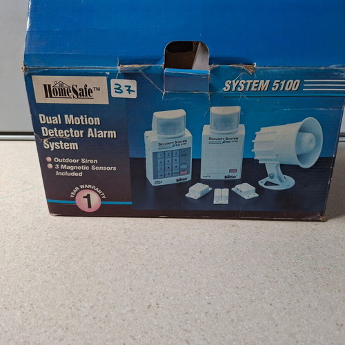 HomeSafe System 5100 alarm system with dual motion detectors and siren new