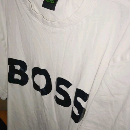 Hugo Boss men's white T shirt size M like new