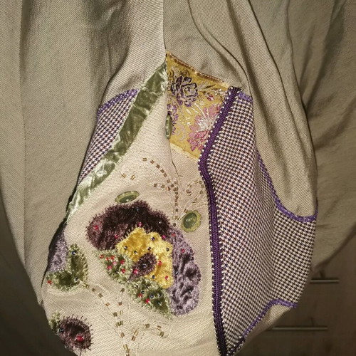 Tagier suit jacket and skirt used, purple with embroidery and balloon skirt