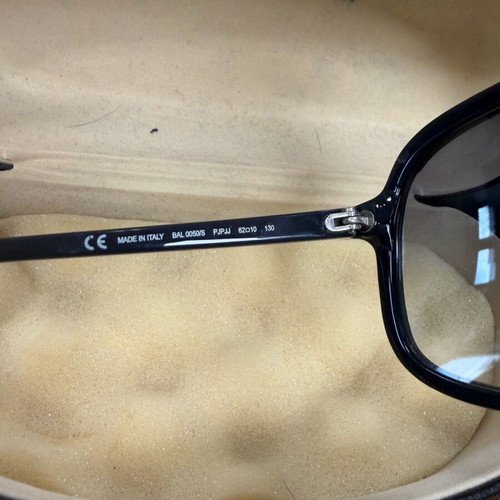 Balenciaga sunglasses like new, blue