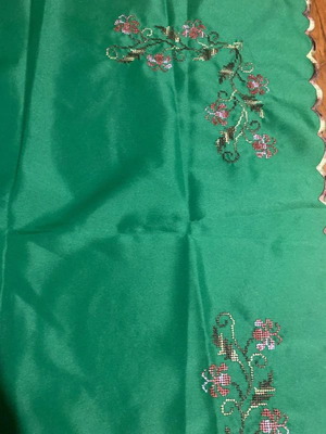 Embroidered square table linens, set of 2, 70x70 cm