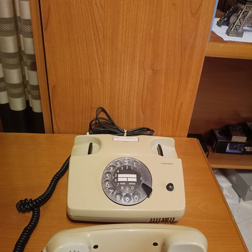 Siemens collectible telephone with rotary dial used, vintage