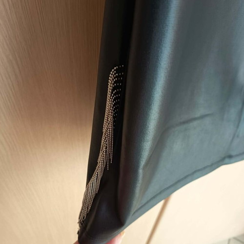 Mat women's black faux leather skirt new, size L/XL
