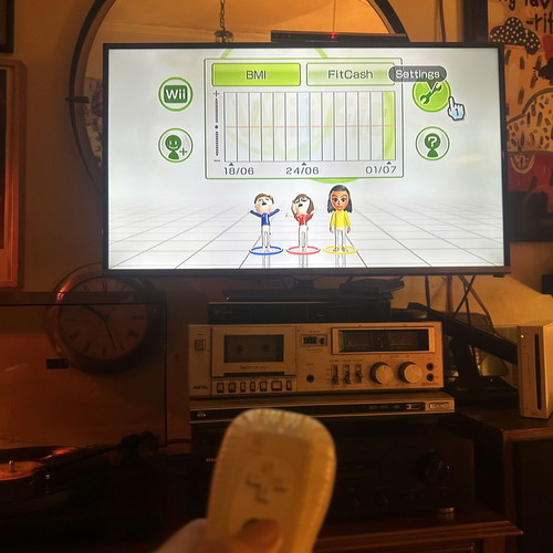 Nintendo Wii bundle with Balance Board, 2 remotes, 2 nunchuks & Wii Fit game like new