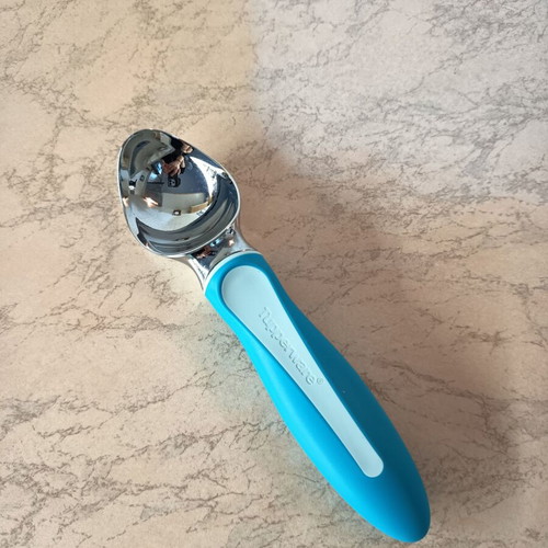 Tupperware Ice Cream Scoop new
