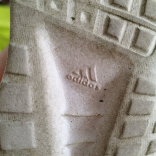 Παπούτσια παιδικά αθλητικά Adidas ροζ μεταχειρισμένα, μέγεθος 27