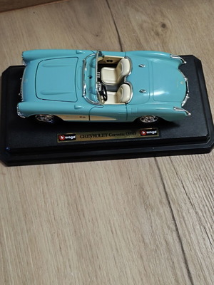 Chevrolet Corvette 1957 Burago model used, missing front windshield