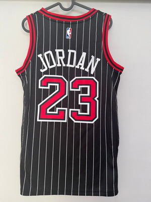 Jordan Chicago Bulls black basketball jersey, size M
