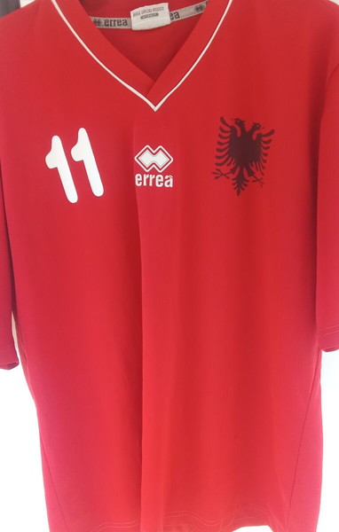 Εμφάνιση Αλβανία .