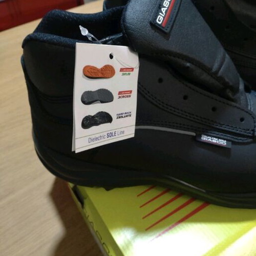 Work shoes new, waterproof, safety, size 44, black