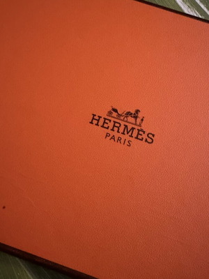 Hermes σκληρό κουτί σαν καινούργιο