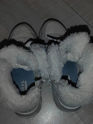 Παπούτσια μποτίνια Skechers κορίτσι Νο 31 μεταχειρισμένα, λευκό-μπεζ με γουνάκι