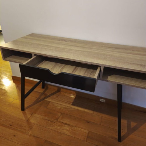 Desk made of metal and wood, like new, 1.20 × 48 cm