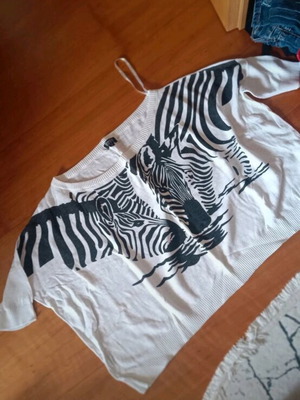Blanco blouse like new, size L, black and white