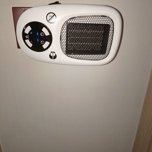 Portable plug-in fan heater like new for home, cottages and offices