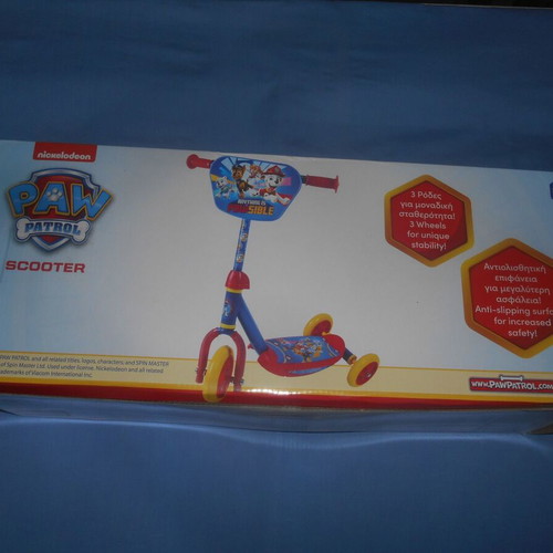 Paw Patrol Scooter new with anti-slip surface and 3 wheels
