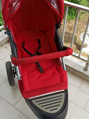 Baby stroller like new with safety belts and canopy