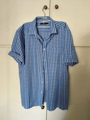 Men's shirt like new, white and blue, cotton fabric