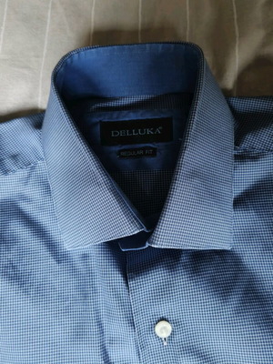 Ανδρικό βαμβακερό πουκάμισο Delluka regular fit σαν καινούργιο, μπλε καρό μέγεθος Μ
