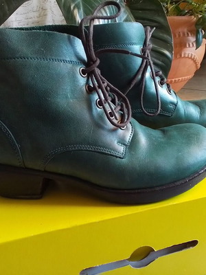 Fly London leather ankle boots green used size 38