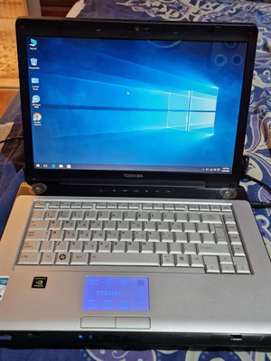 Toshiba Satellite A200-10W лаптоп 15.4 инча, Intel T7200, Windows 10
