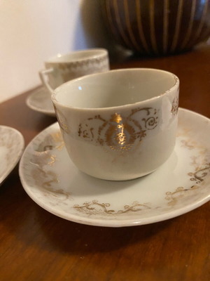 Vintage very small coffee cups set of 3, like new