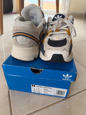 Adidas Astir athletic shoes like new, size 36, white and blue