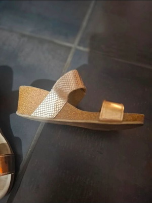 Vesna platform sandals used, size 39, gold, anatomical sole